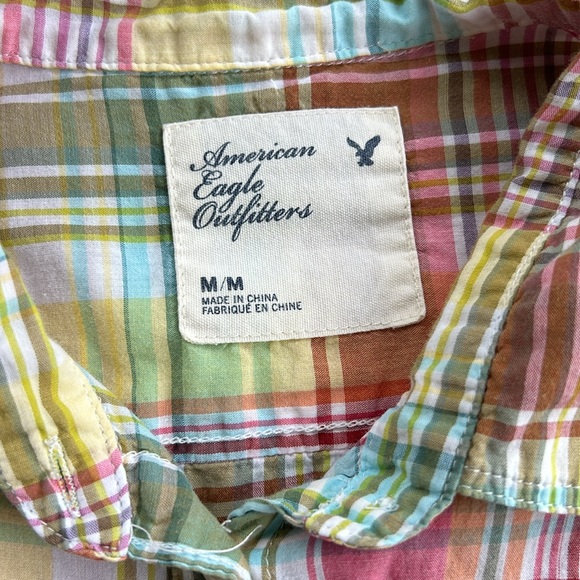 Cute light button down shirt - Picture 2 of 5